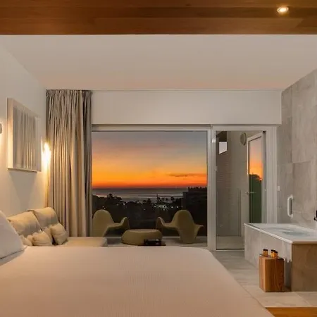 Hotel Leiro Residences 5*