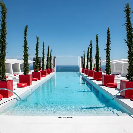 Hotel Leiro Residences 5*