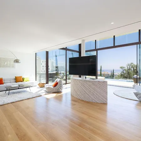 Leiro Residences - Preferred & Hotel