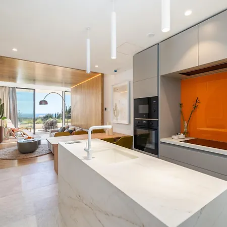 Hotel Leiro Residences