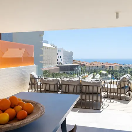 Hotel Leiro Residences 5*