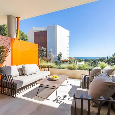 Hotel Leiro Residences 5*