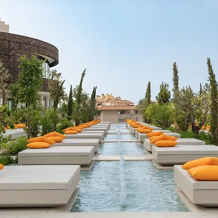 Hotel Leiro Residences