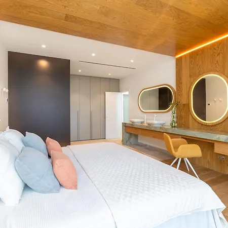 Hotel Leiro Residences 5*