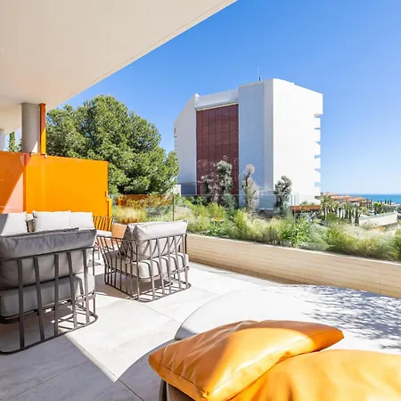 Hotel Leiro Residences 5*